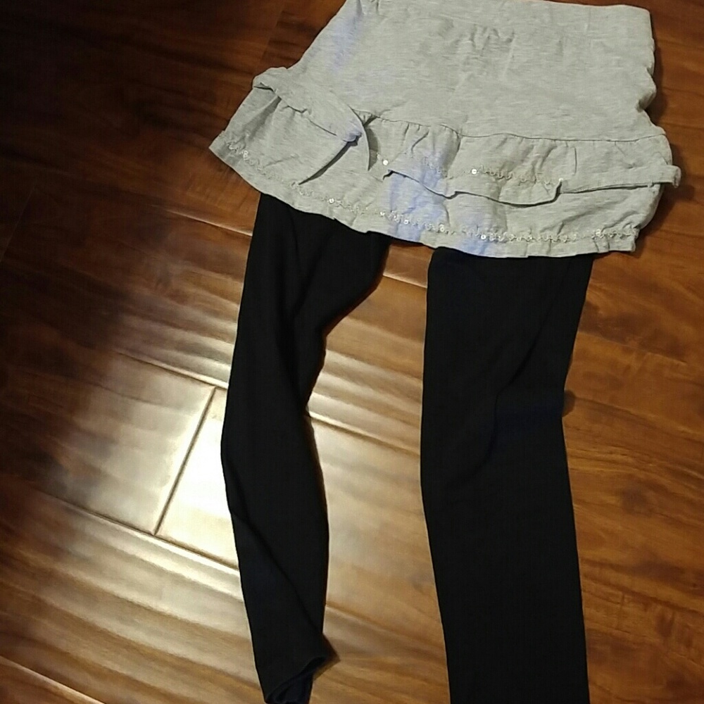 Clothes - Picture 4 of 4